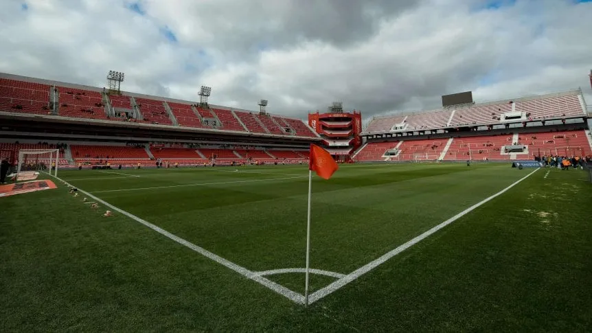 Más capacidad y techado total: Independiente avanza con la ampliación del Estadio Libertadores de América-Ricardo Enrique Bochini