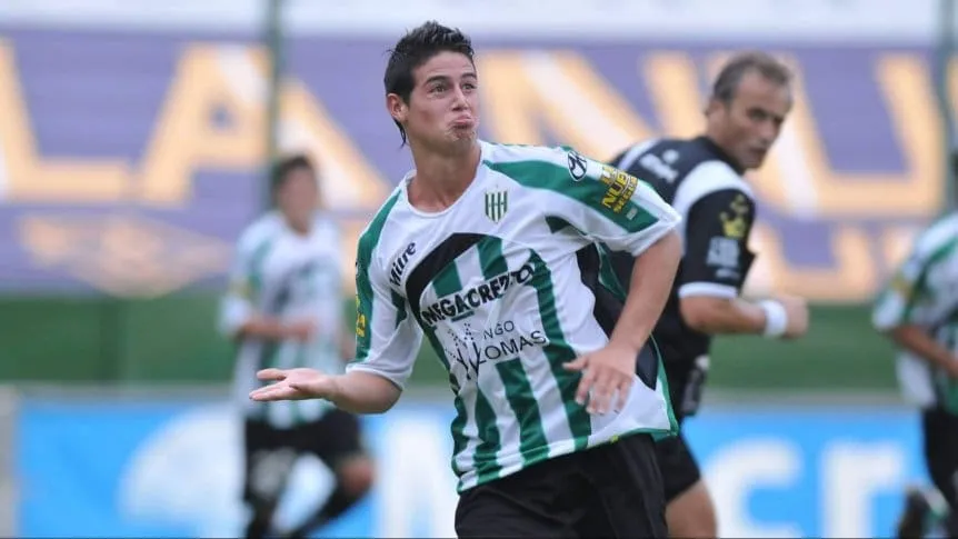 Banfield ofertó por James Rodríguez y sueña con su regreso: “No nos damos por vencidos rápidamente”