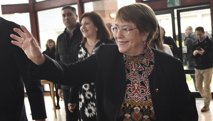 ¿Bachelet 3.0? Partido Socialista intentará que la ex presidenta postule por tercera vez a La Moneda