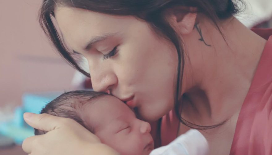 Camila Vallejo confirma que fue madre por segunda vez: “Ya estamos de alta en casa”