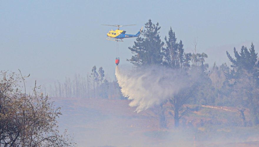 Las 12 comunas de la Región de La Araucanía que continuarán con toque de queda por incendios