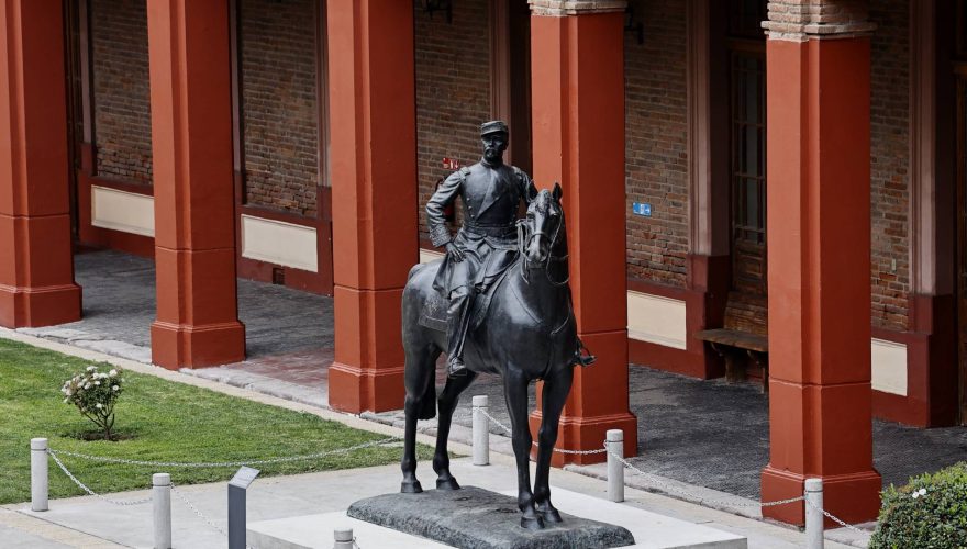 Bellolio anuncia que “vamos a defender nuestra historia” tras rectificación del CMN sobre estatua de Baquedano