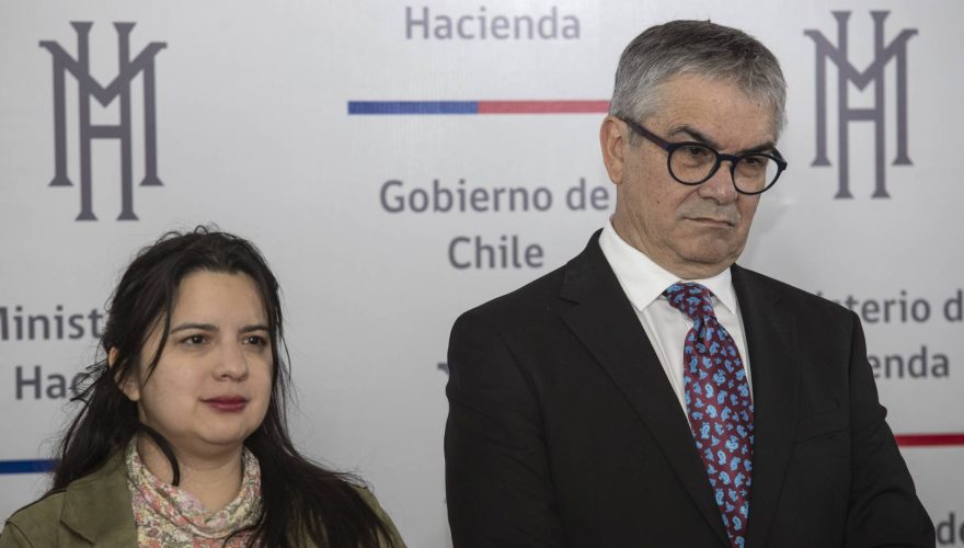 Millonario traspaso de Corfo al Ministerio de Hacienda: el nuevo flanco de críticas que abrió el Gobierno al manejo fiscal