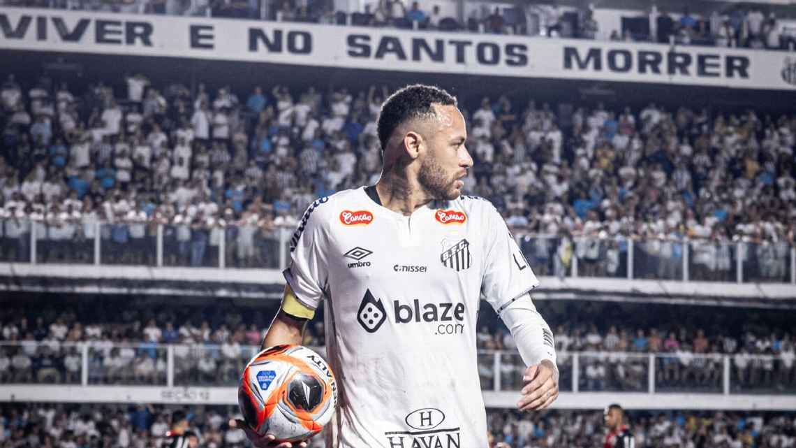 Estreia de Neymar no Santos em 10 atos: parabéns, quase golaço e tietagem após ‘coleção’ de faltas