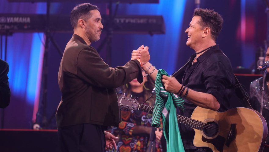 VIDEO – La sorpresiva aparición de Claudio Bravo en el show de Carlos Vives en Viña 2025