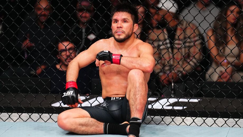 Henry Cejudo toma dedada no olho e perde em decisão técnica bizarra e raríssima no UFC