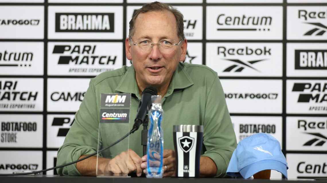 Botafogo anuncia zagueiro como reforço e acerta com atacante ex-Santos e Vasco por R$ 45 milhões