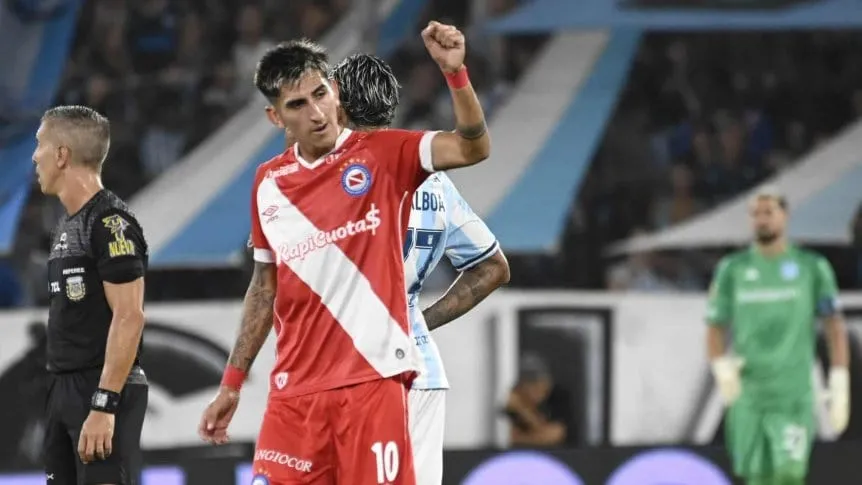 Lluvia de goles y emociones en el Cilindro para el festejo de Argentinos Juniors ante Racing