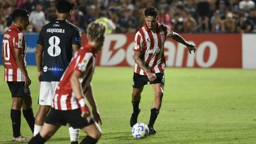 Independiente (R) y Estudiantes repartieron emociones en una velada cambiante por el Torneo Apertura