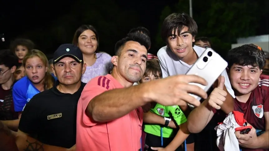 River llegó a San Juan con un cálido recibimiento de los hinchas