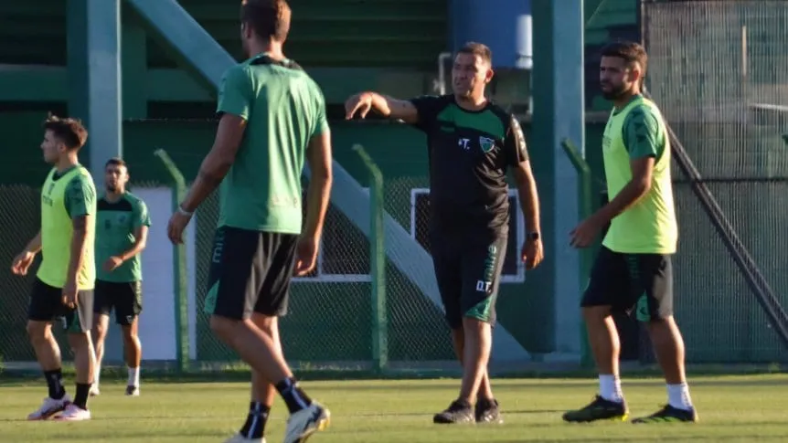 El equipo que piensa el DT de San Martín (SJ) para dar el golpe con River y salir del fondo