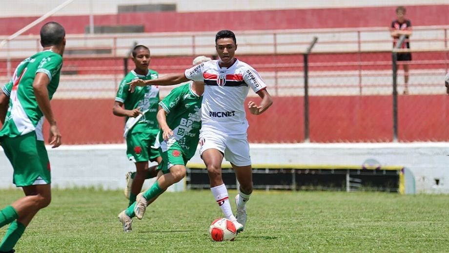 Hospital atualiza estado de saúde de Pedro Severino, do Red Bull Bragantino: ‘Segue estável, porém grave’