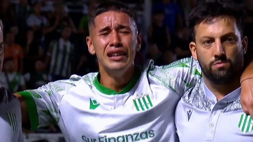 Rivera se fue llorando después de un patadón de Tarzia en Banfield vs Independiente