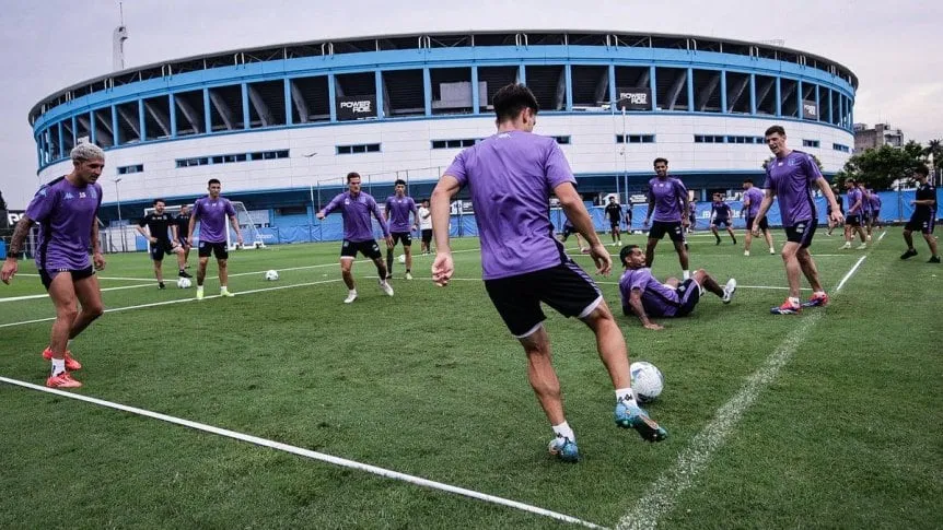 Gustavo Costas analiza la rotación en Racing para el clásico con San Lorenzo