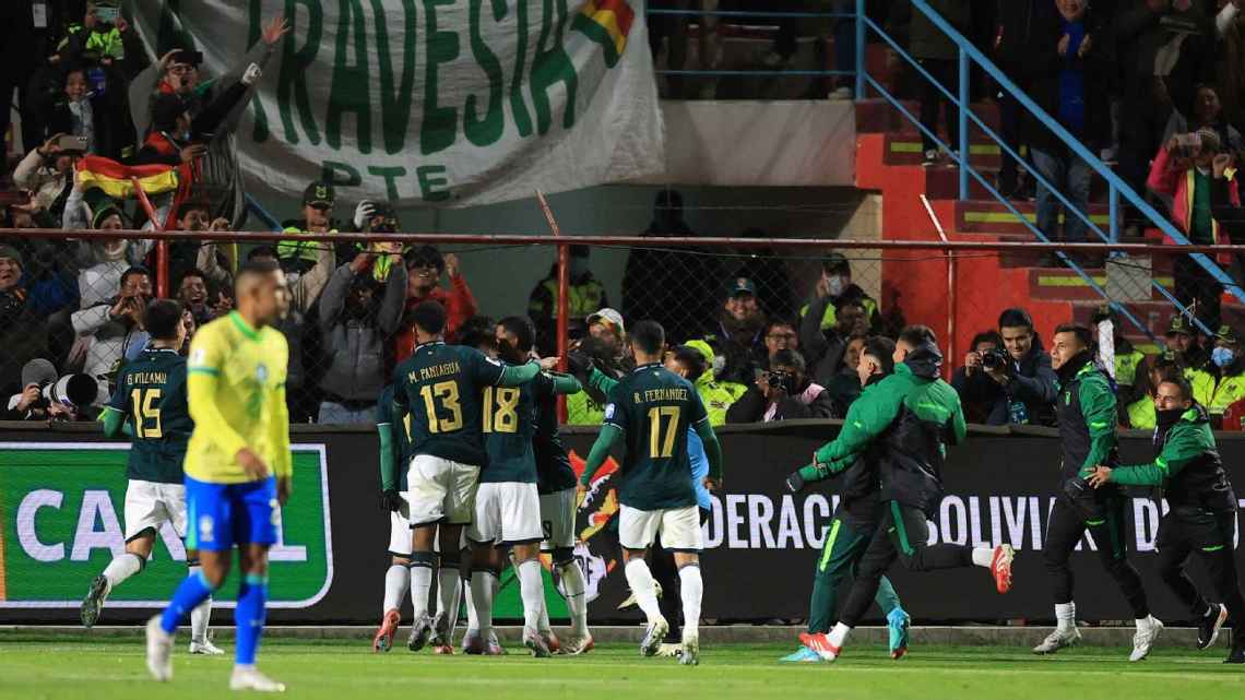 Brasil sofre no 2° estádio mais alto do mundo, classifica Bolívia com derrota e fecha as eliminatórias em 5° lugar