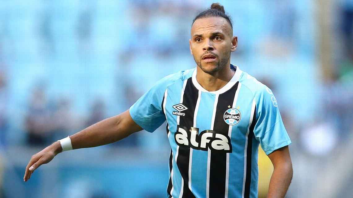 Braithwaite sofre ruptura do tendão de Aquiles em Grêmio x Mirassol e passará por cirurgia