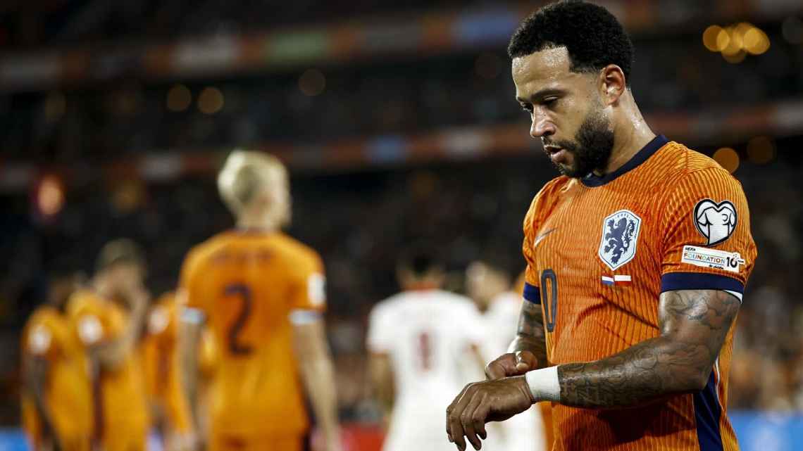 Lenda holandesa minimiza recorde de Memphis e critica astro do Corinthians: ‘Precisa de gols decisivos’