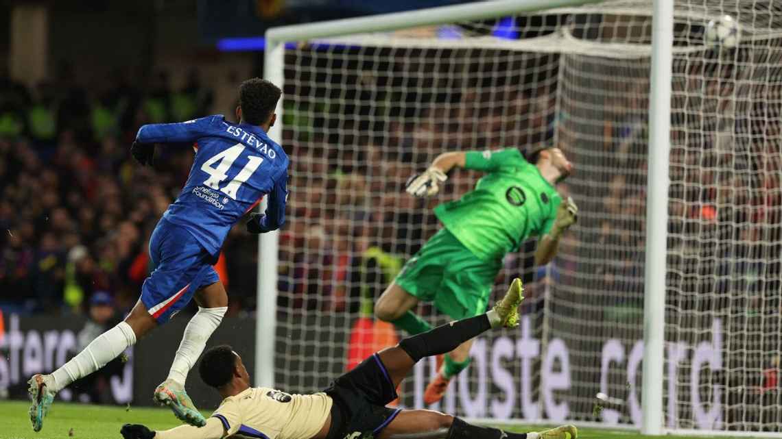 Atuação de Estêvão na Champions impressiona e rende elogios até mesmo em vestiário do Barcelona