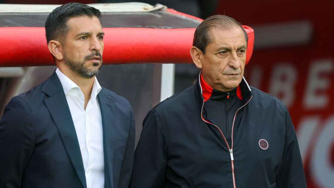 Auxiliar do Internacional diz que momento é de ‘botar a cara’ e admite erros em goleada sofrida para o Vasco: ‘Fizemos m…’