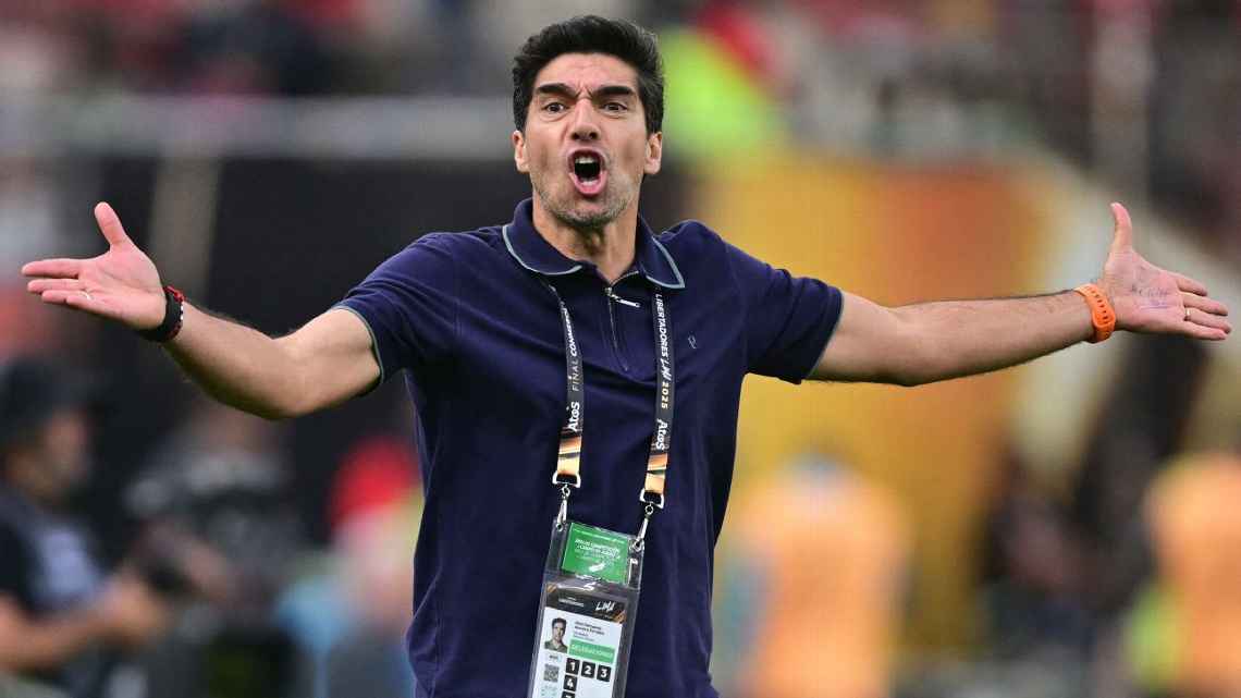 Abel diz que árbitro de Palmeiras x Flamengo foi ‘muito simpático’ por não expulsar Pulgar: ‘Não quis estragar a final’