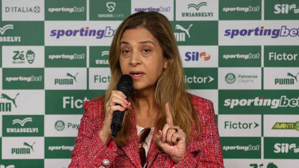Leila tira foco da arbitragem após reclamação de Abel no Palmeiras: ‘Não vencemos por incapacidade nossa, isso é muito claro’