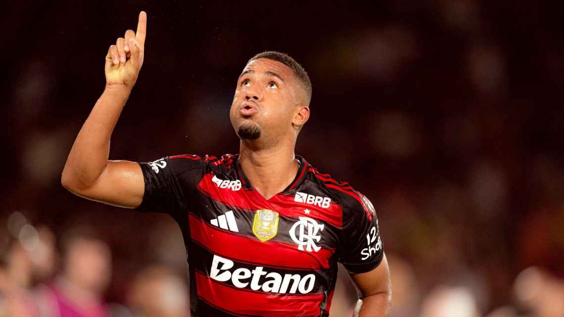 Flamengo vence Ceará, é campeão brasileiro com gol de Samuel Lino e faz festa no Maracanã lotado