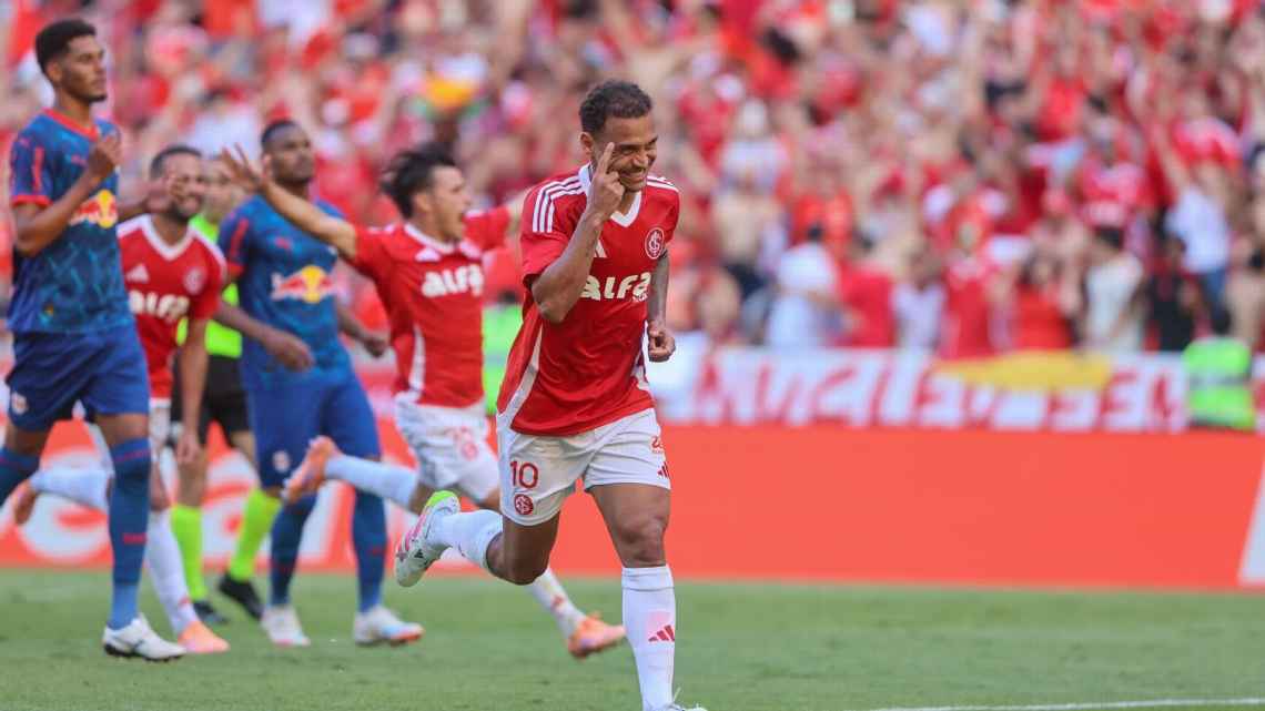 Internacional vence no Beira-Rio, conta com rodada favorável e crava permanência na Série A de forma heroica com Abel Braga