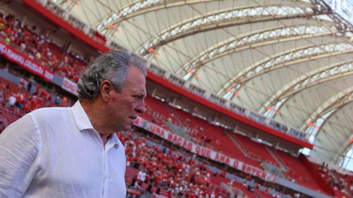 Abel se emociona ao salvar Inter do rebaixamento, ouve pedidos para ficar e dispara: ‘É maior do que ganhar o Mundial’