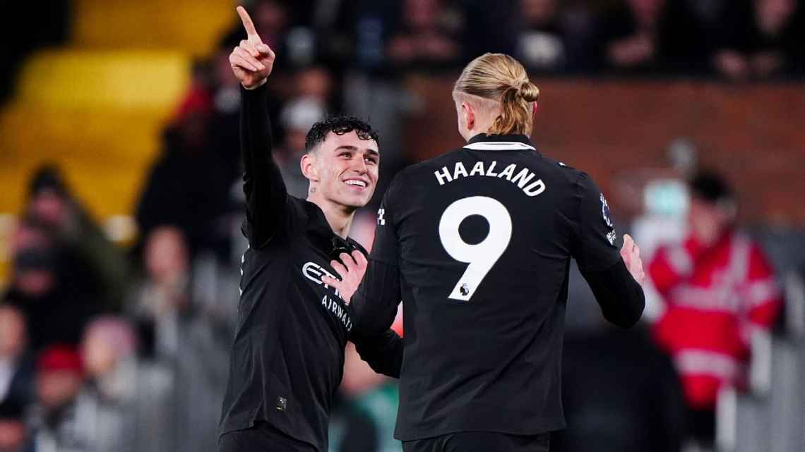 Haaland faz história, City bate o Fulham em jogaço de 9 gols e cola na liderança da Premier League