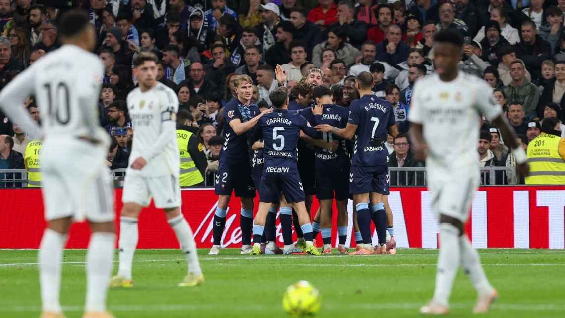 Militão sofre nova lesão, Real Madrid é dominado pelo Celta em pleno Bernabéu e vê Barcelona disparar em LALIGA