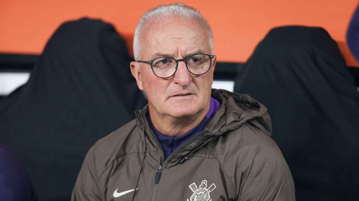 Dorival revela ‘treta antiga’ com torcedor do Corinthians e desabafa: ‘Ninguém tem sangue de barata’