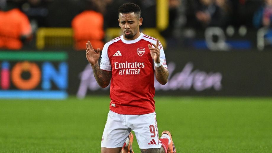 Gabriel Jesus volta após 11 meses, toca mais na bola que Gyokeres e empolga jornal: ‘Aguça imaginação’