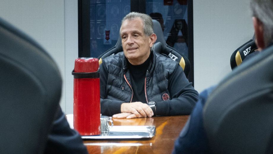 Flamengo reage à nota de Palmeiras e outros sobre gramado sintético: ‘Se é para machucar, a bola podia ser de ferro’