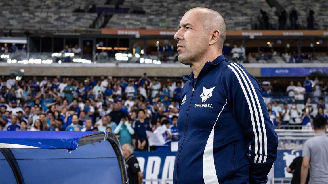 Leonardo Jardim lembra conversa com dono do Cruzeiro que ‘mudou rumo’ do clube e é direto sobre poupar contra Santos