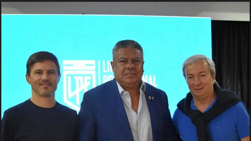 Berlanga defendió a la AFA, reiteró su completa confianza a los árbitros y le hizo una invitación a Verón