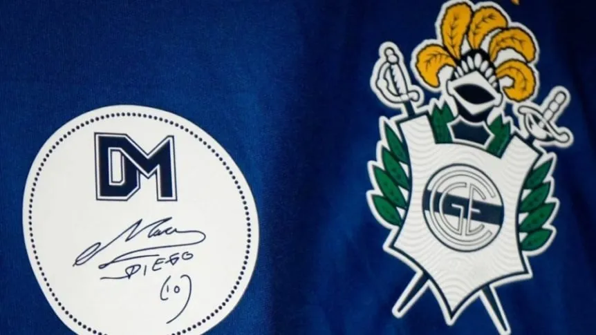 Con el Diego en pecho: la cábala maradoniana que ilusiona a Gimnasia