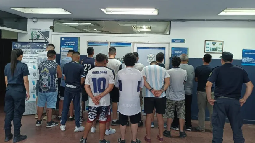 Incidentes en La Plata tras el clásico Gimnasia vs. Estudiantes: 23 detenidos y 12 policías heridos