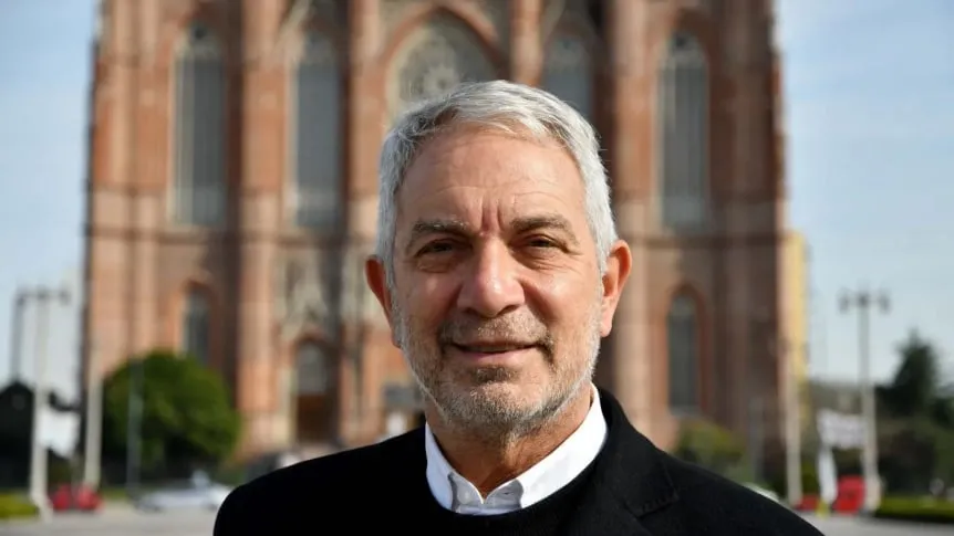 En pleno clásico platense, el intendente sorprendió con una frase inesperada sobre Racing