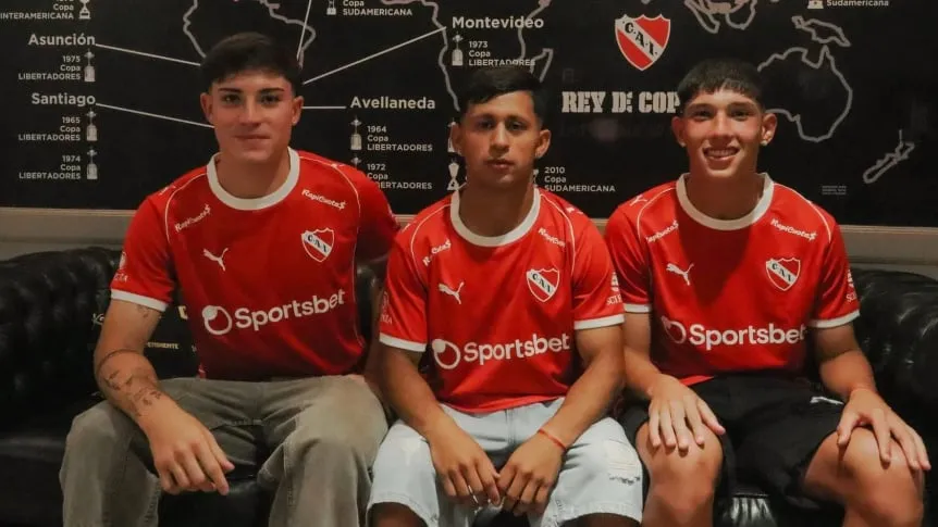 Quiénes son los tres juveniles que firmaron contrato en Independiente