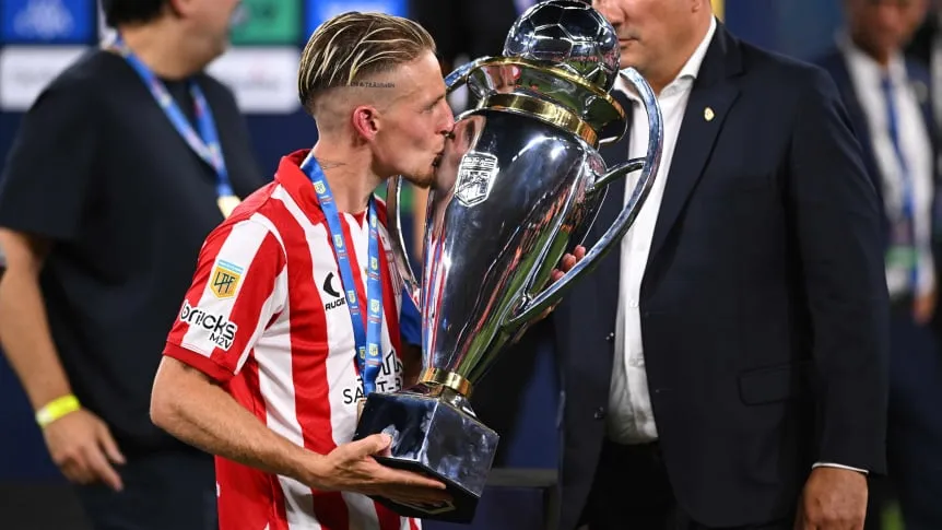 Juan Sebastián Verón habló del interés de River por Santiago Ascacíbar: “Nos tiene que conformar a todos”