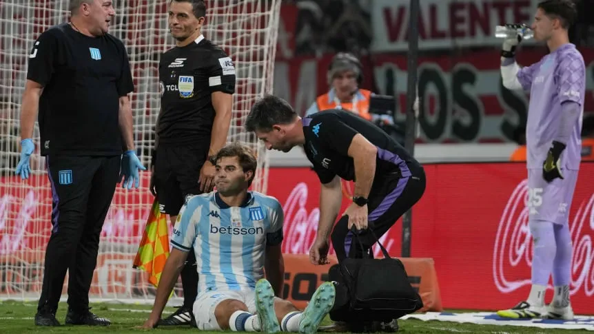 Santiago Sosa se lesionó al patear su penal en Racing-Estudiantes: quedó tendido y demoró la tanda