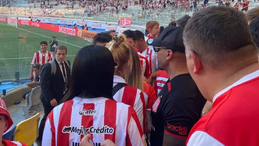 Verón, presente en la tribuna en medio de la suspensión para ver la final de Estudiantes y Racing